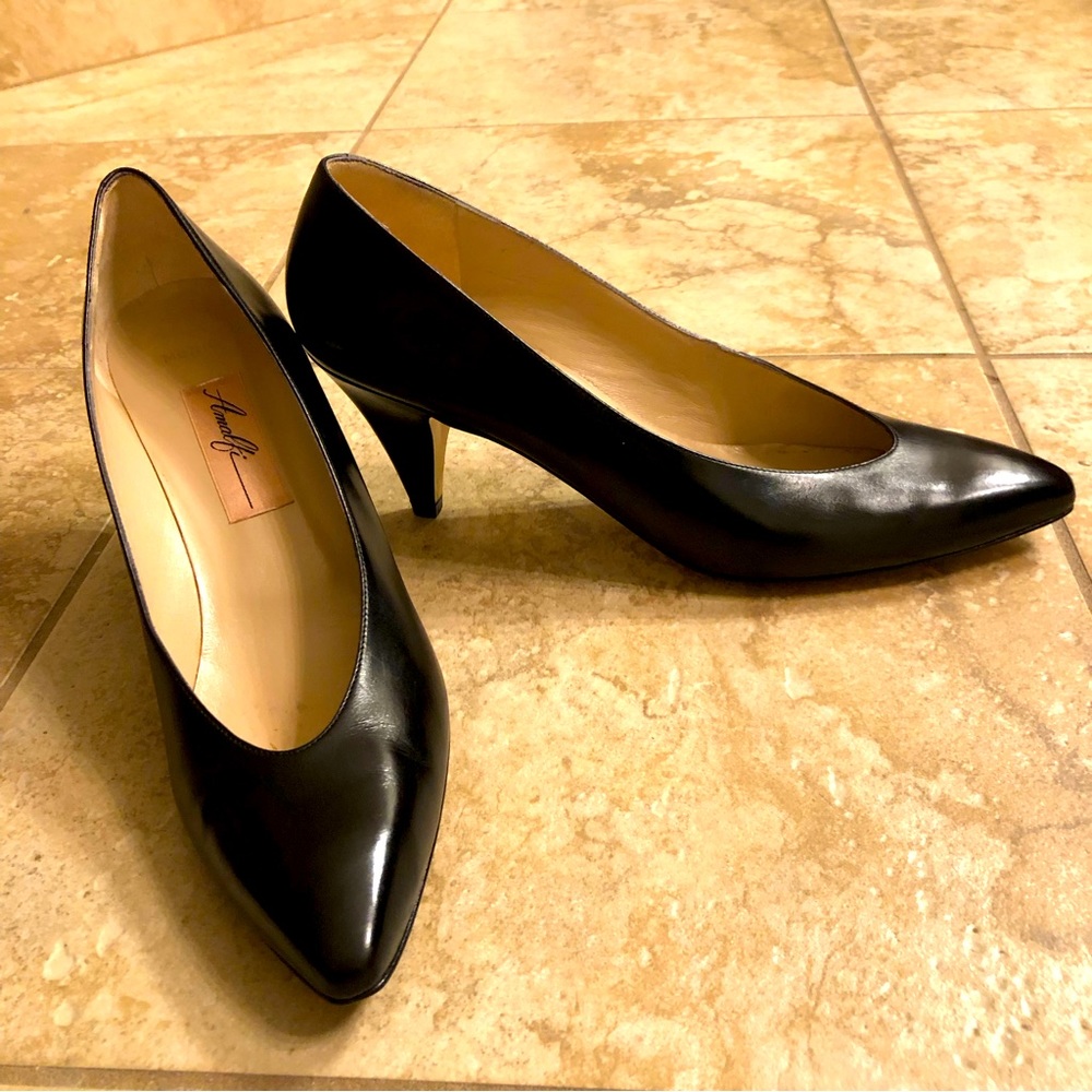 Amalfi Monica black leather heeled pumps- EUC, Sz 9N
